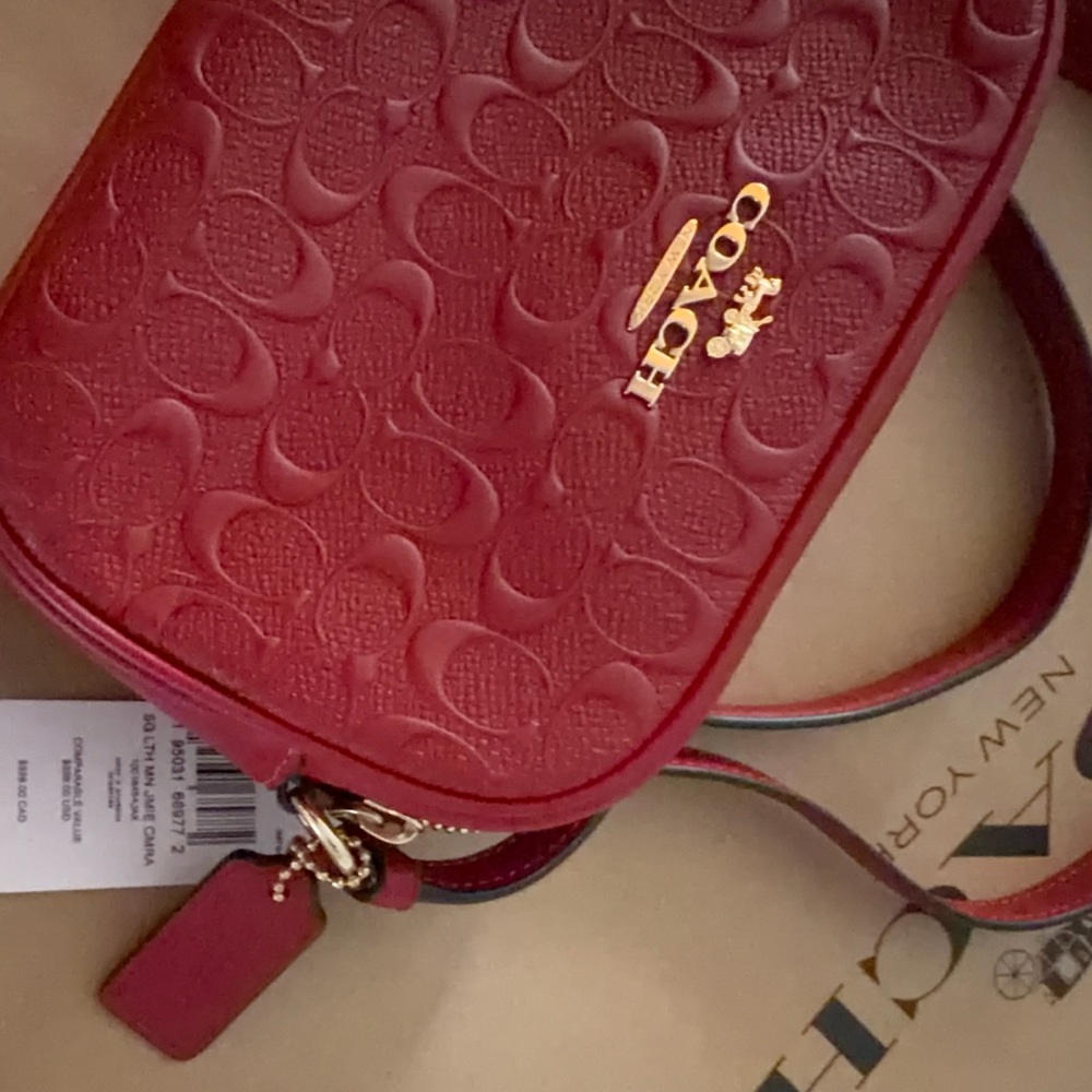 Coach MINI CAMERA BAG IN SIGNATURE LEATHER - Cherry NWT - Picture 8 of 16